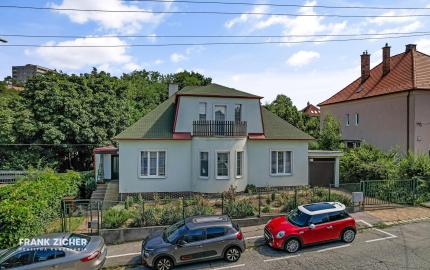 FRANK ZICHER - Predávame rodinný dom s velkým pozemkom 928m2 v Horskom parku, Gorazdova ulica