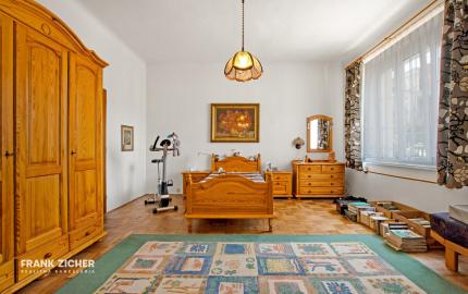 FRANK ZICHER - Predávame rodinný dom s velkým pozemkom 928m2 v Horskom parku, Gorazdova ulica