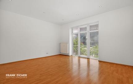 Predávame - Priestranný 3,5 izbový byt s balkónom pri Modrom kostolíku na Bezručovej ulici