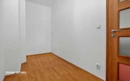 Predávame - Priestranný 3,5 izbový byt s balkónom pri Modrom kostolíku na Bezručovej ulici