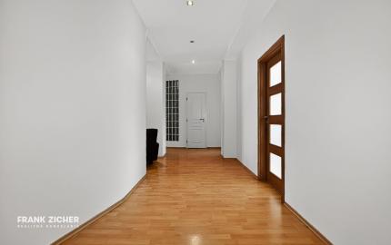 Predávame - Priestranný 3,5 izbový byt s balkónom pri Modrom kostolíku na Bezručovej ulici