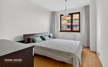 Prenajímame priestranný byt s 2 parkovacími miestami