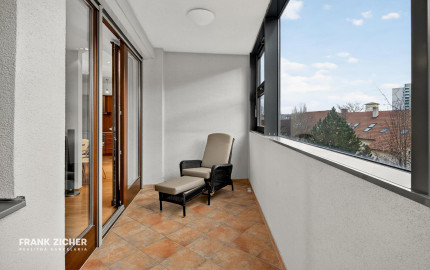 Prenajímame priestranný byt s 2 parkovacími miestami