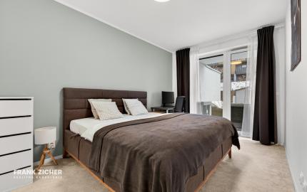 Predávame atraktívny 3 izbový byt s 2 kúpeľňami a veľkou predzáhradkou, Slnečnice – Viladomy