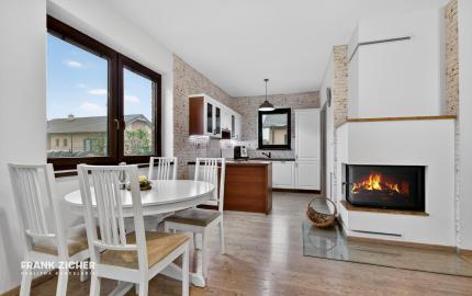 Predávame rodinný dom s garážou a pekným pozemkom v uzavretom kondomíniu v Miloslavove