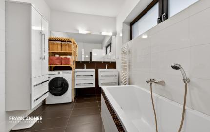 Predávame moderný  bungalov s bazénom v Rusovciach