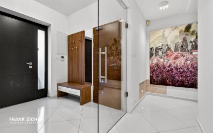 Predávame moderný  bungalov s bazénom v Rusovciach