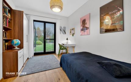 Predávame moderný  bungalov s bazénom v Rusovciach