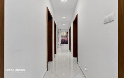 Predávame moderný  bungalov s bazénom v Rusovciach