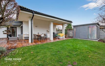 Predávame moderný  bungalov s bazénom v Rusovciach