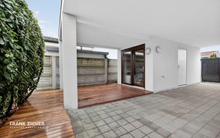 Predávame moderný  bungalov s bazénom v Rusovciach