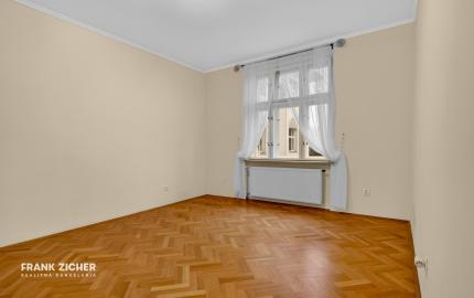 Prenajímame veľkometrážny byt pri Horskom parku