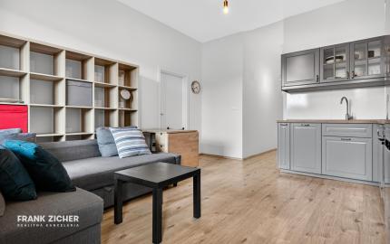 Prenajímame veľký 2 izbový byt so záhradkou (23 m2) a parkovacím státím v Dúbravke