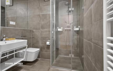 Prenajímame moderný byt na Seberíniho ulici s parkovacím miestom v garáži