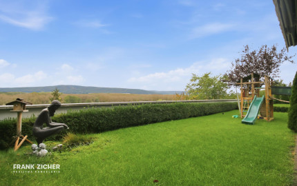 Prenajímame veľkometrážny byt s veľkou záhradou v obľúbenom projekte Condominium Renaissance