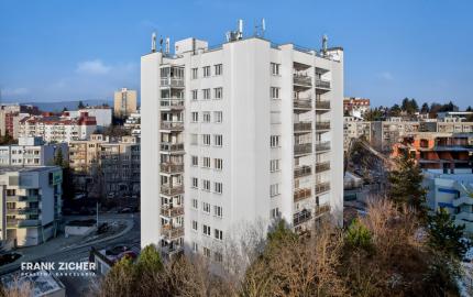 Predávame priestranný 3-izbový byt v atraktívnej lokalite pri Horskom parku