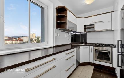 Predávame priestranný 3-izbový byt v atraktívnej lokalite pri Horskom parku