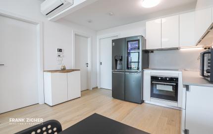 Prenajímame moderný 2i byt s výhľadom na Dunaj - EUROVEA TOWERS