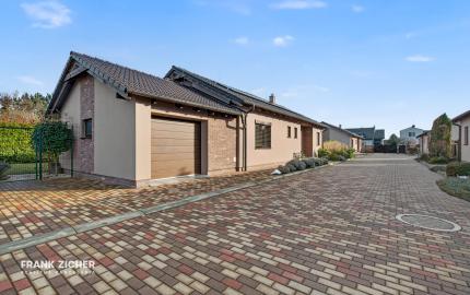 Predávame rodinný dom s garážou a pekným pozemkom v uzavretom kondomíniu, Miloslavov - Alžbetin dvor