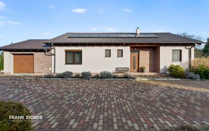 Predávame rodinný dom s garážou a pekným pozemkom v uzavretom kondomíniu, Miloslavov - Alžbetin dvor