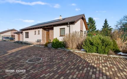 Predávame rodinný dom s garážou a pekným pozemkom v uzavretom kondomíniu, Miloslavov - Alžbetin dvor