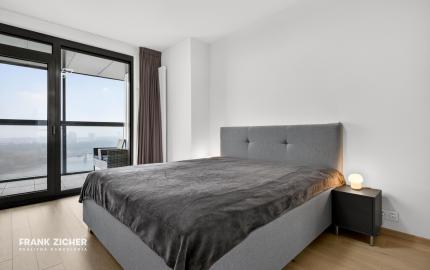 Prenajímame  2i byt s výhľadom na Dunaj a parkovacím státím, EUROVEA TOWER