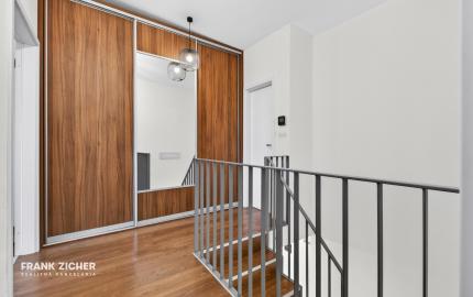 Predávame slnečný 3-izbový mezonet s výhľadom na Kramároch