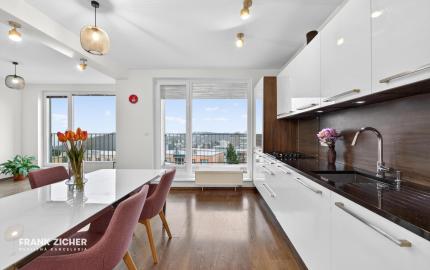 Predávame slnečný 3-izbový mezonet s výhľadom na Kramároch