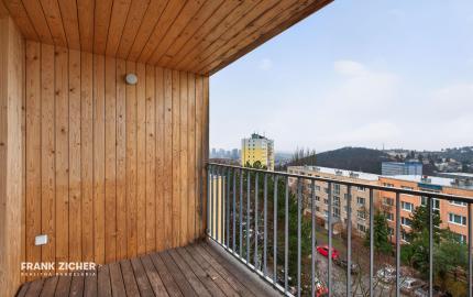 Predávame slnečný 3-izbový mezonet s výhľadom na Kramároch