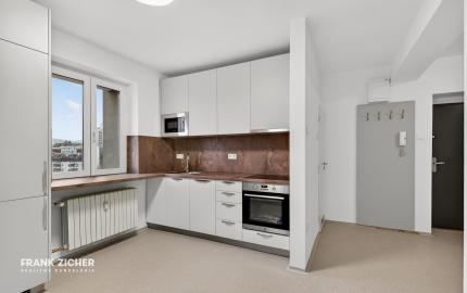 Prenajímame praktický, klimatizovaný byt na Hradnom kopci