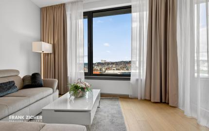 Predávame 2. izbový byt v projekte SKY PARK na 11. podlaží so západnou orientáciou a výhľadmi na hrad