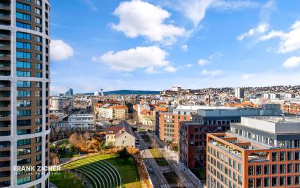 Predávame 2. izbový byt v projekte SKY PARK na 11. podlaží so západnou orientáciou a výhľadmi na hrad