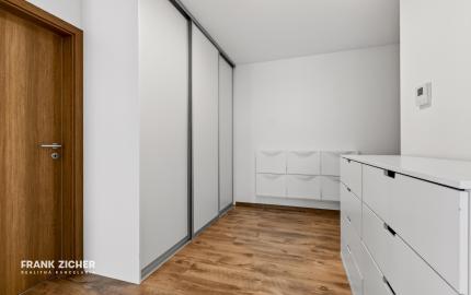 Predávame 3. izbový byt s parkovacím státím v projekte NOBELOVA