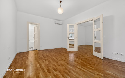 Predávame rekonštruovaný 3-izbový byt s lodžiou v obľúbenej lokalite Starého mesta, Belopotockého ul.