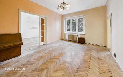 REZERVOVANÉ - Predávame veľkometrážny 4-izbový byt na Palisádach s výhľadom na hrad