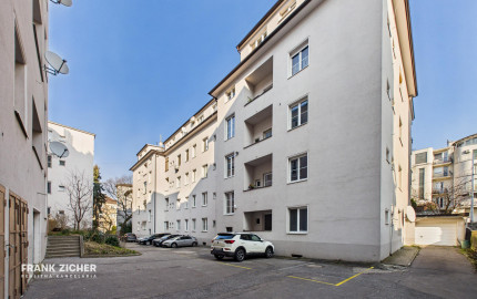 REZERVOVANÉ - Predávame veľkometrážny 4-izbový byt na Palisádach s výhľadom na hrad