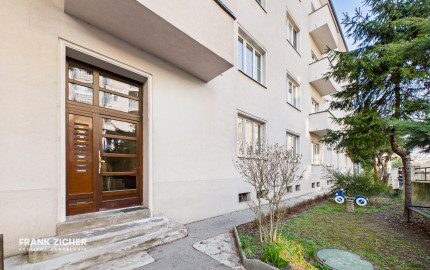 REZERVOVANÉ - Predávame veľkometrážny 4-izbový byt na Palisádach s výhľadom na hrad