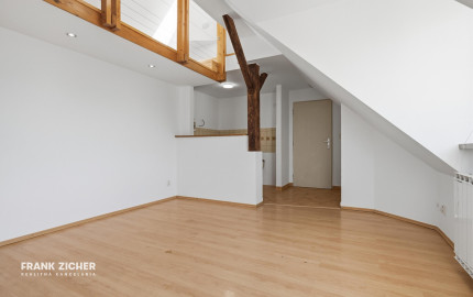 REZERVOVANÉ Predávame 2-izbový mezonetový byt v Starom Meste na ulici 29. augusta