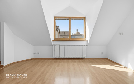 REZERVOVANÉ Predávame 2-izbový mezonetový byt v Starom Meste na ulici 29. augusta