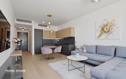 Predávame dizajnový 2i byt s výhľadom na hrad a panoramu Starého mesta, VEŽA 1 SKY PARK