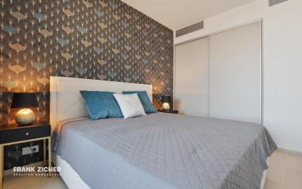 Predávame dizajnový 2i byt s výhľadom na hrad a panoramu Starého mesta, VEŽA 1 SKY PARK