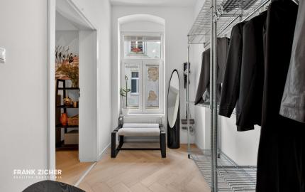 Predávame 2,5-izbový byt po kompletnej rekonštrukcii v Starom meste orientovaný do vnútrobloku s možnosťou parkovania