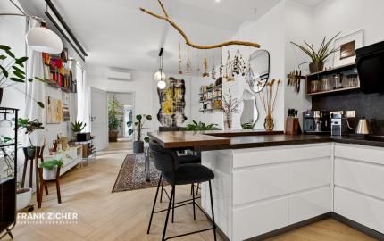 Predávame 2,5-izbový byt po kompletnej rekonštrukcii v Starom meste orientovaný do vnútrobloku s možnosťou parkovania