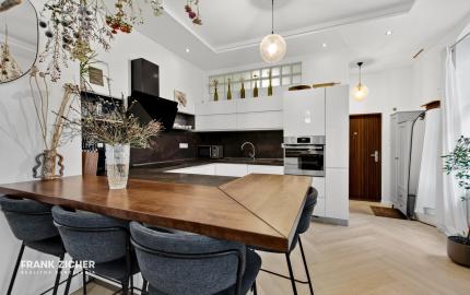 Predávame 2,5-izbový byt po kompletnej rekonštrukcii v Starom meste orientovaný do vnútrobloku s možnosťou parkovania