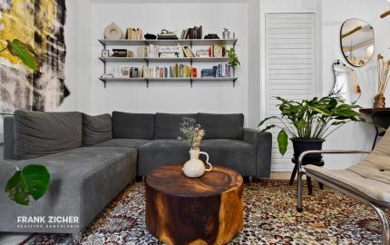 Predávame 2,5-izbový byt po kompletnej rekonštrukcii v Starom meste orientovaný do vnútrobloku s možnosťou parkovania