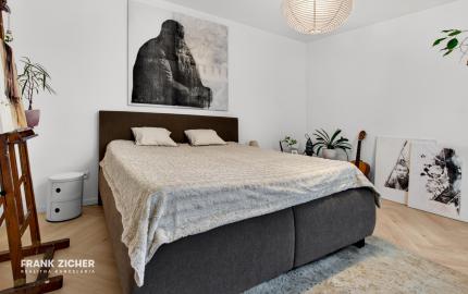 Predávame 2,5-izbový byt po kompletnej rekonštrukcii v Starom meste orientovaný do vnútrobloku s možnosťou parkovania