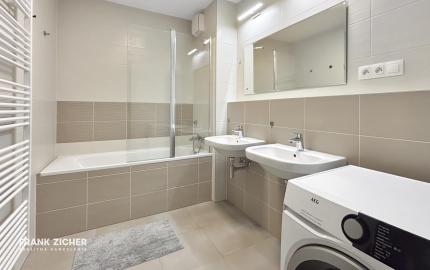 Prenajímame 3-izbový byt na ulici Pri Hrubej lúke s parkovacím miestom v garáži, domáci miláčikovia sú vítaní