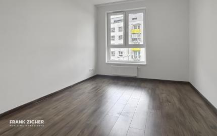 Prenajímame 3-izbový byt na ulici Pri Hrubej lúke s parkovacím miestom v garáži, domáci miláčikovia sú vítaní