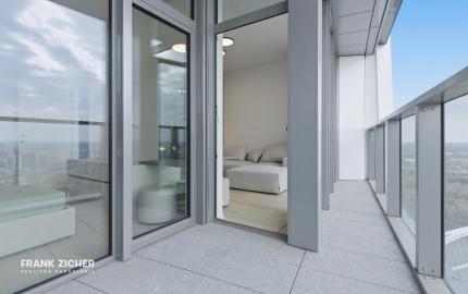 Prenajímame dizajnový 2-izbový byt na 35.poschodí v EUROVEA TOWER