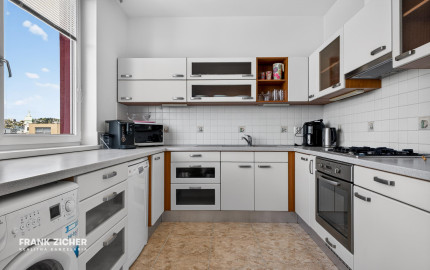 Prenajímame 3-izbový byt v srdci Starého Mesta - Dunajská ulica